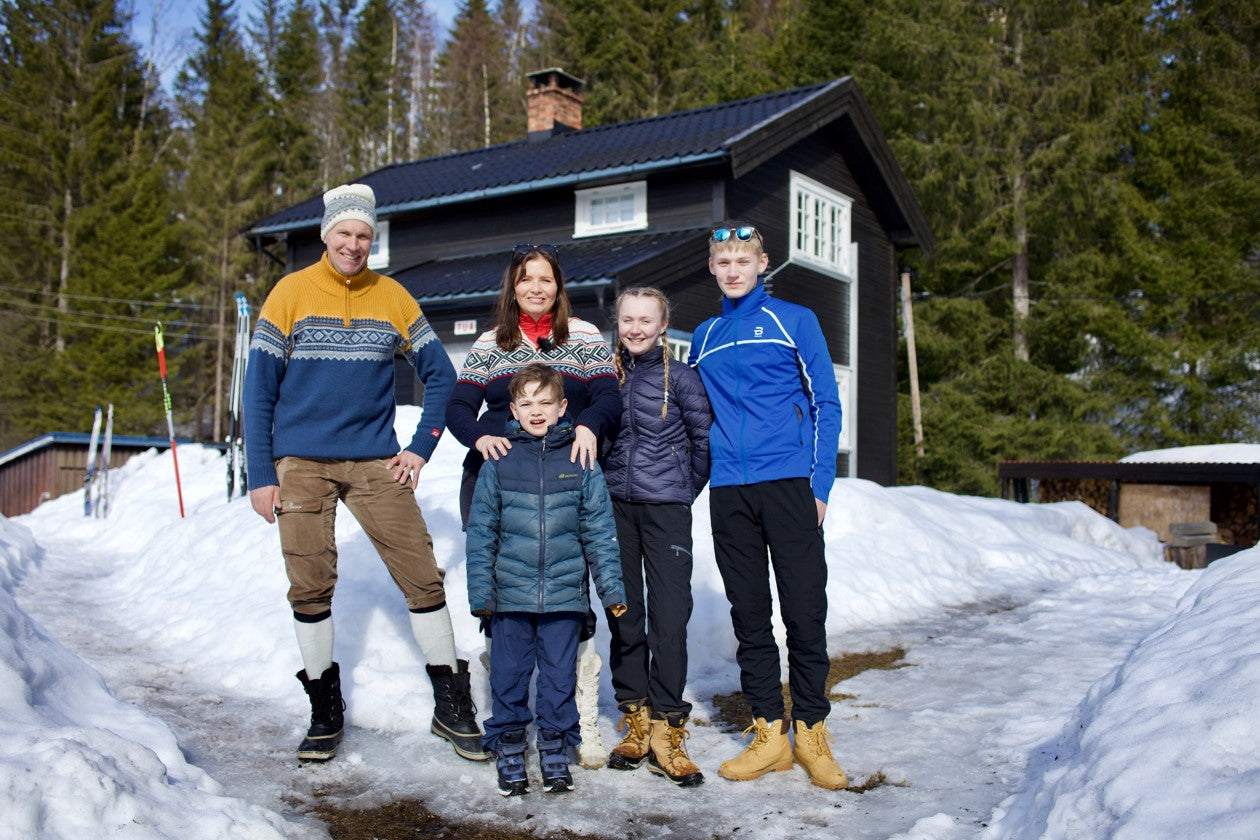 The Jørstad family upgraded their cabin with a Cinderella toilet.